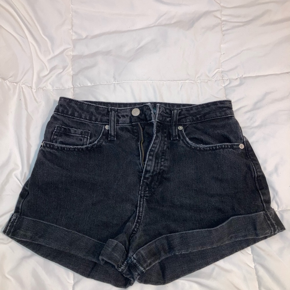 High Rise Mom Shorts in Size 24/00